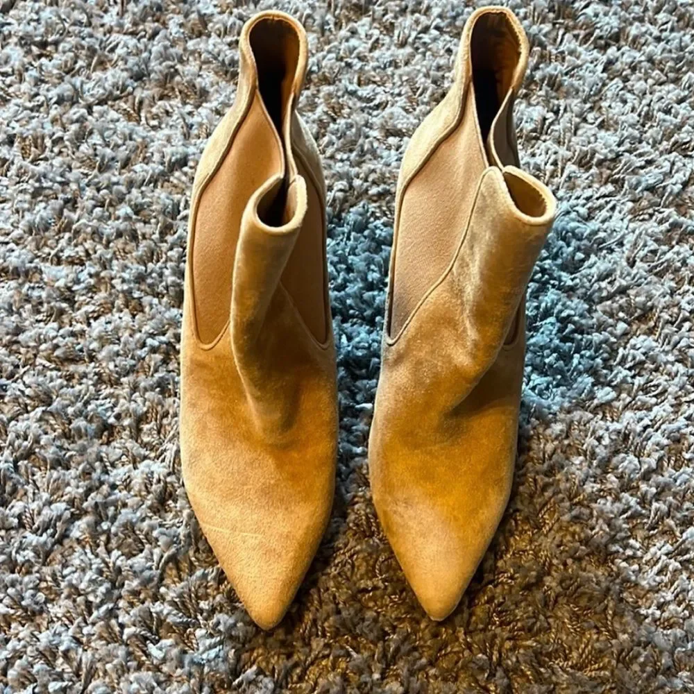 Saks 5th Avenue Harriet Suede Bootie size 8- great used condition